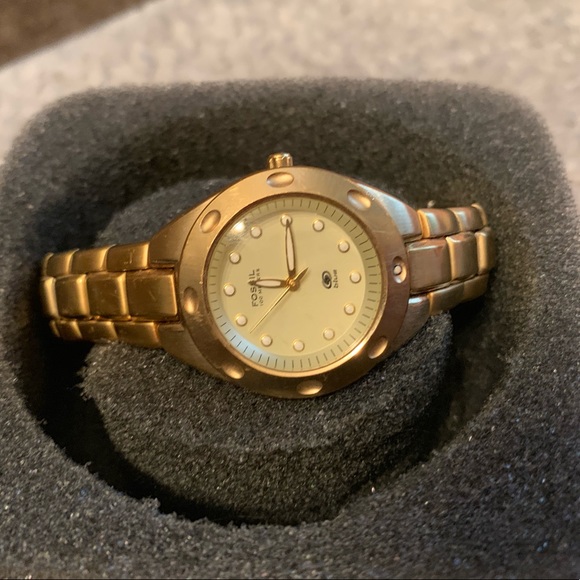 Gold Fossil Watch - Picture 1 of 2